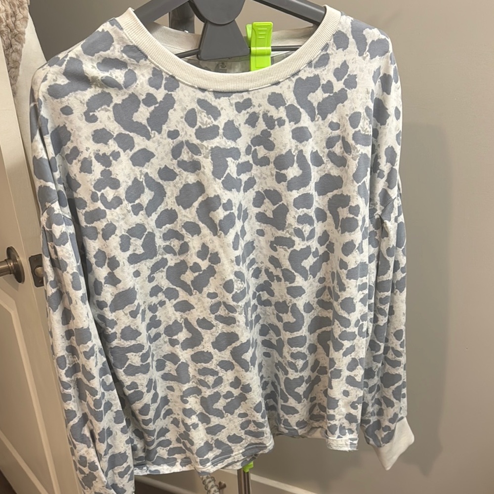 Z Supply Gray and White Patterned Long Sleeve Top